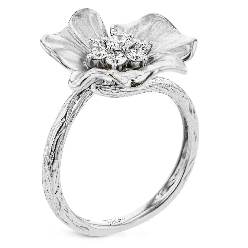 High-Quality Gemstone Jewelry For Special Occasions Flower Fashion Ring In 18k Gold With Diamonds High-Quality Gemstone Jewelry For Special Occasions Flower Fashion Ring In 18k Gold With Diamonds