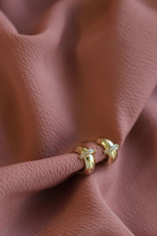 Dainty Floral Jewelry For Feminine Elegance SATURN HOOPS