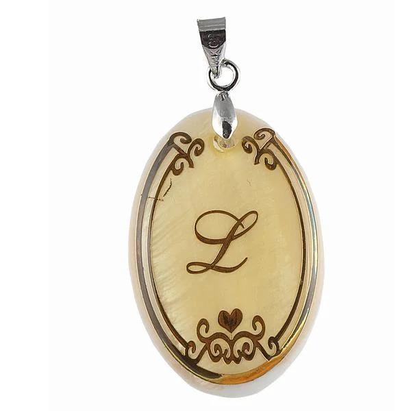 Regina Alphabet L" Shell Pendant